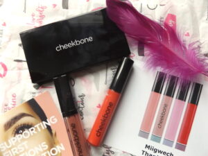 cheekbone-beauty-review