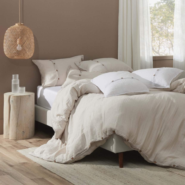 silk and snow bedding